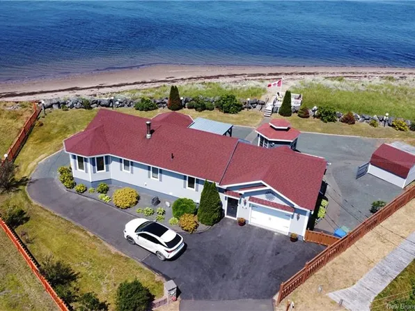 25 Bayshore Dr, Bathurst, NB E2A 6A5