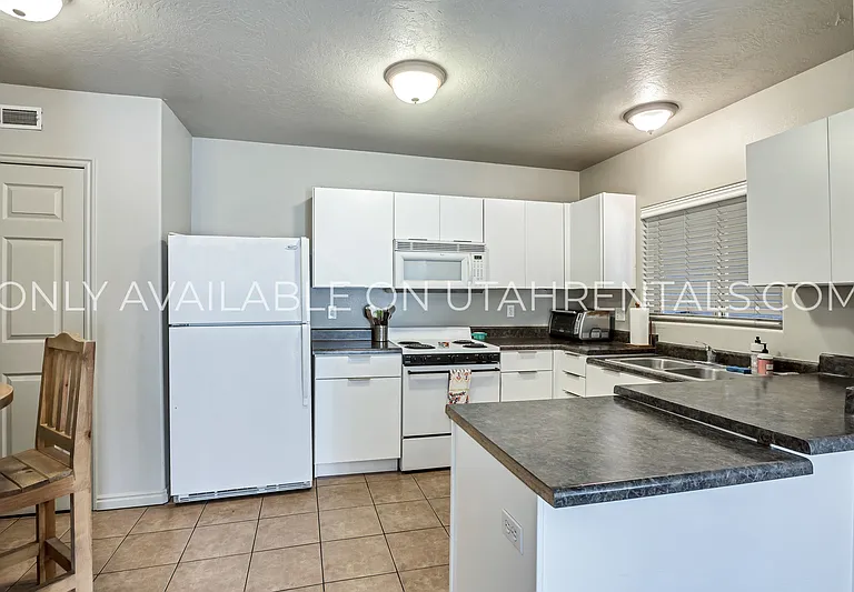 843 E 620 N #L2-1 — Photo 29