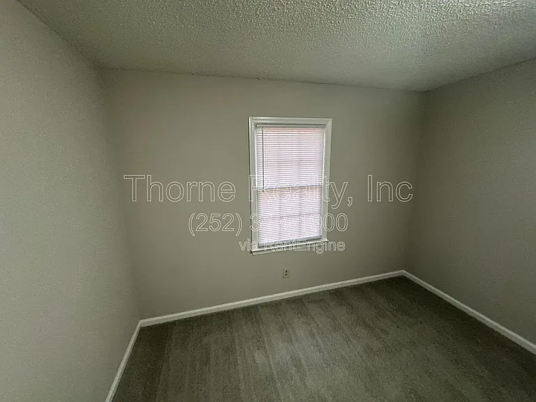 2257 Sherwood Ave — Photo 9