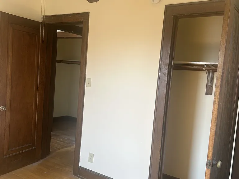 1 Bedroom (Bedroom)(East End Unit)