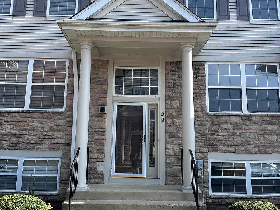 52 E Emma Ct