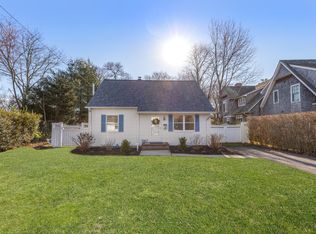 44 Cooper St, Southampton, NY 11968