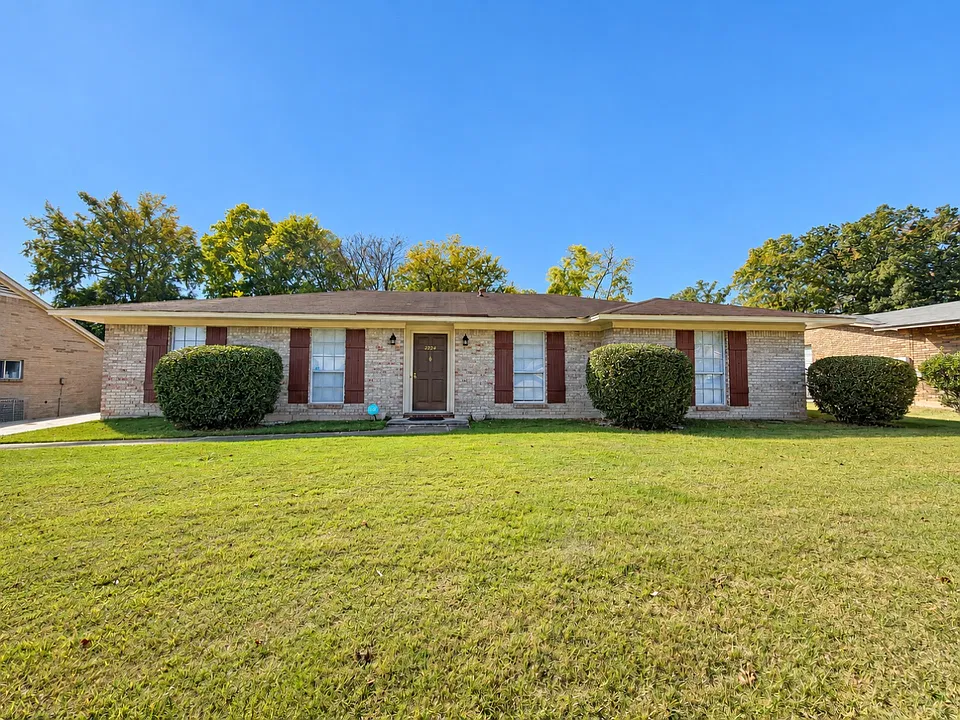 2224 Edinburgh Dr