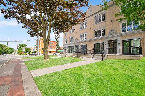 479 Farmington Ave Photo 1