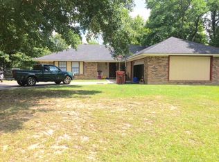 2706 Victoria Dr, Picayune, MS 39466
