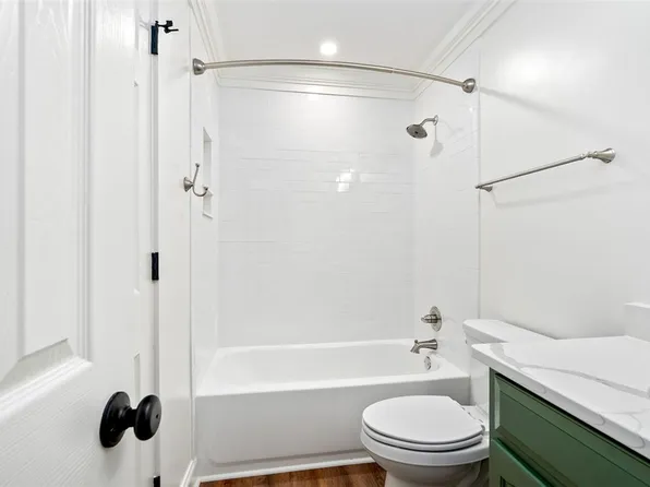 327 N Ross St APT 122, Auburn, AL 36830