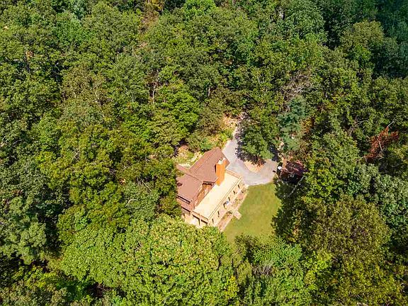 3rd image of 449 Chinquapin Dr