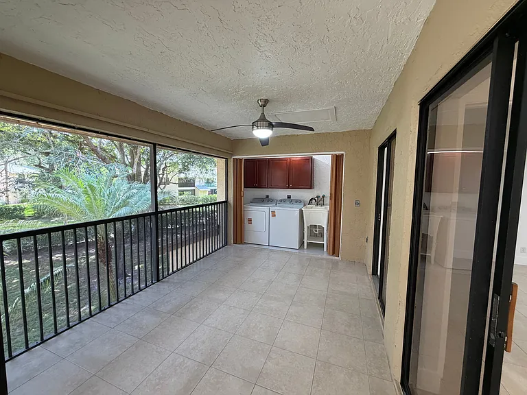 3683 Cocoplum Cir #3683 — Photo 17
