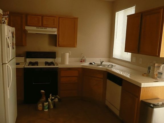 4th image of 1048 Dancing Vines Ave