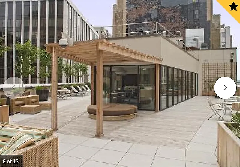 1 Wall Street Court — Photo 2