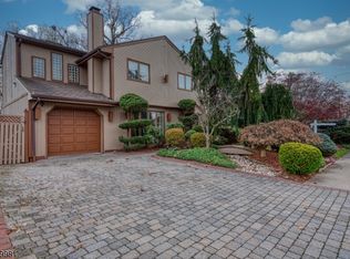 10 Craig Ct, Totowa, NJ 07512