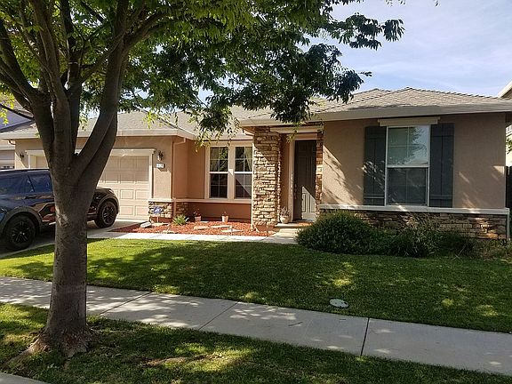 2nd image of 1124 Fountain Grass Dr