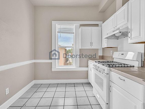 4th image of 420 5th St
