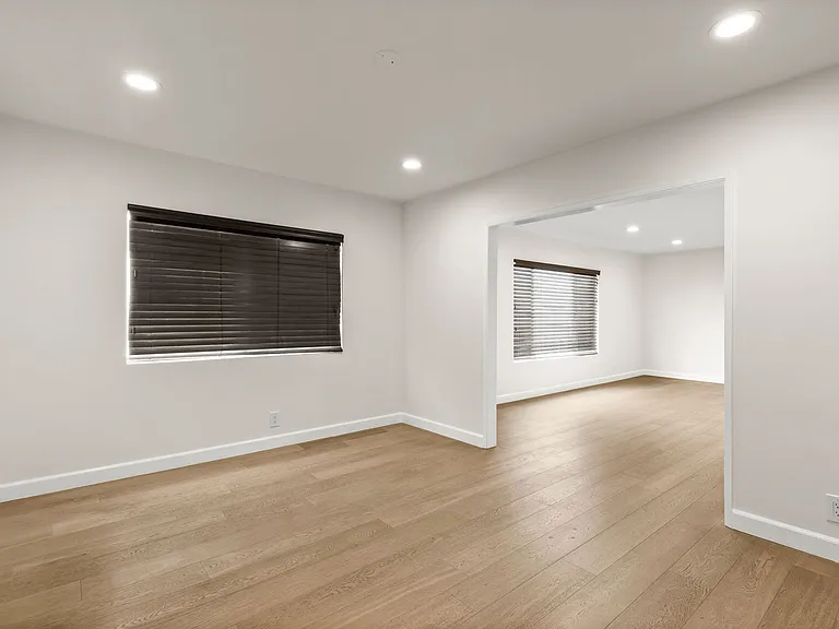 (El/Eu/Yo:B) 148 S. Oakhurst Drive — Photo 6