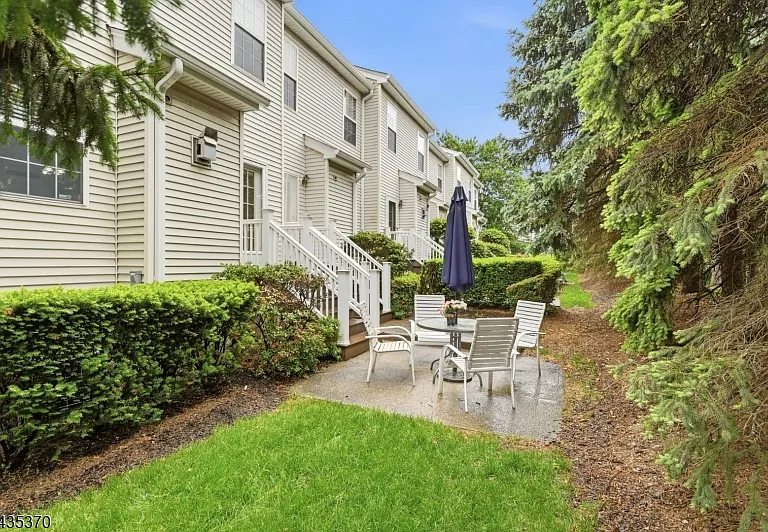 216 Barringer Dr — Photo 36