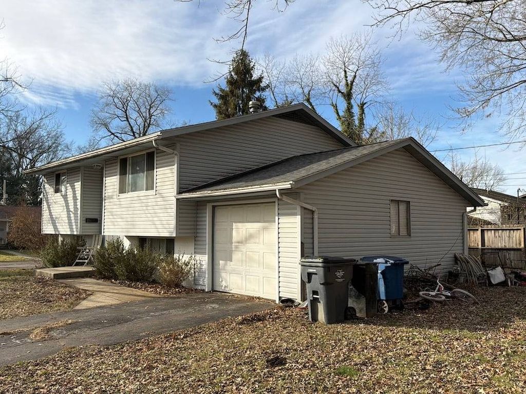Apartment in Reynoldsburg, Franklin County - View 2