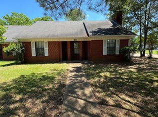 9B River Oaks Pl, Jackson, MS 39211
