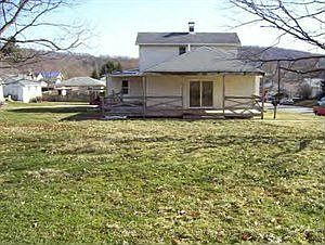 3rd image of 310 Thorn Ave