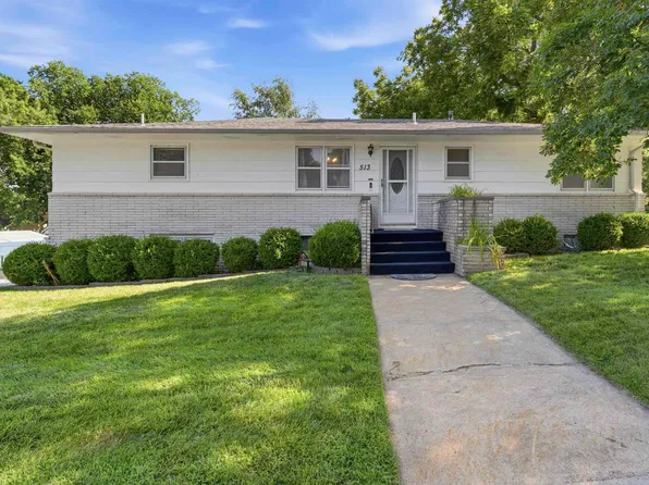513 W 8th St, Chapman, KS 67431