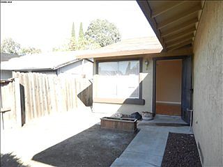 2nd image of 33 Lou Ann Pl