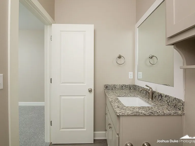 1320 S College Ave — Photo 16