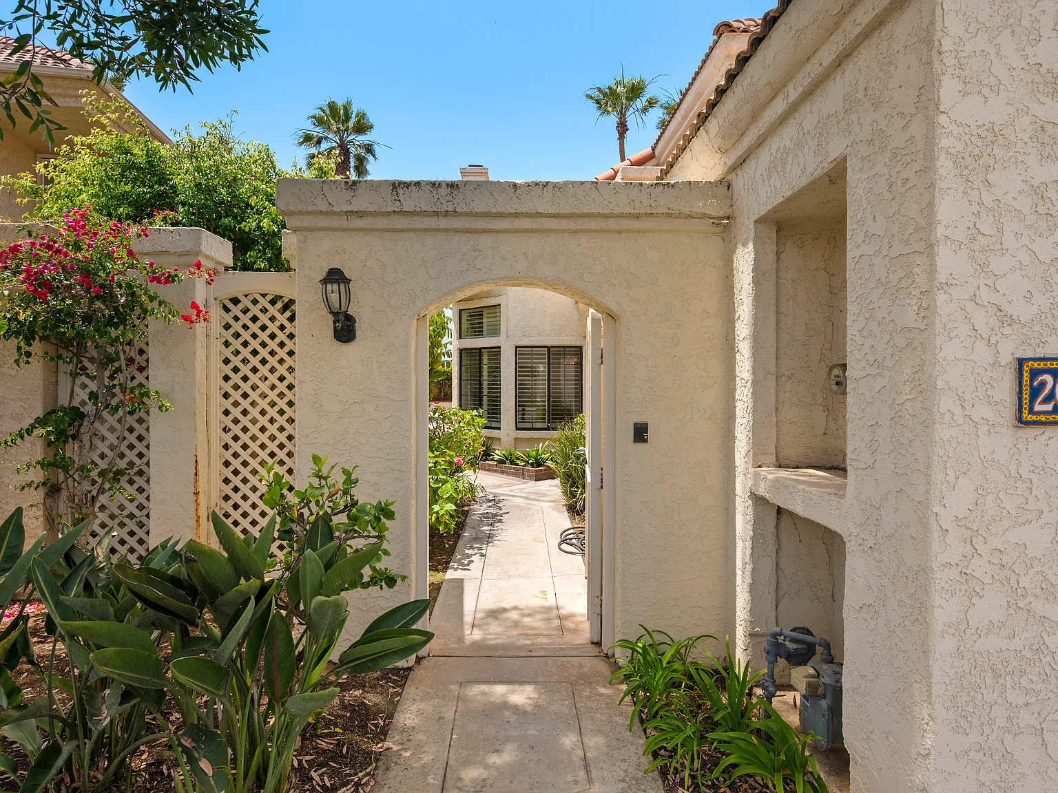 3 bed, 2350 sqft, $6,500 — Photo 2
