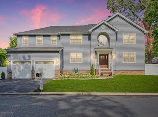 10 Hampton Ct, Neptune, NJ 07753