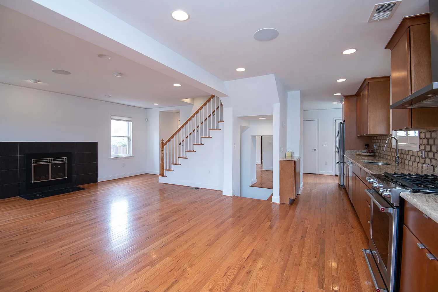 514 Underwood St NW photo 1