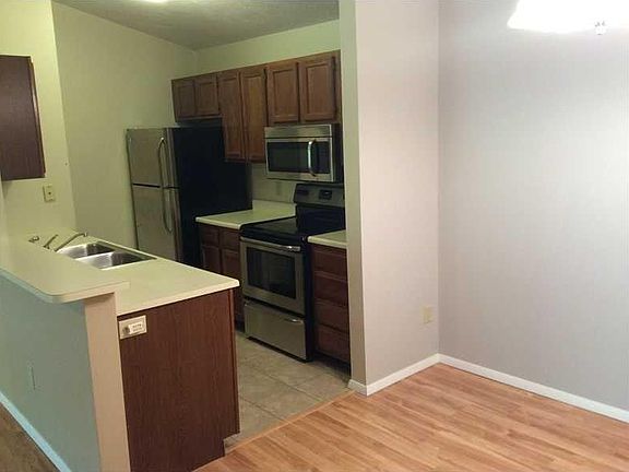 3rd image of 4480 Village Ln APT 8