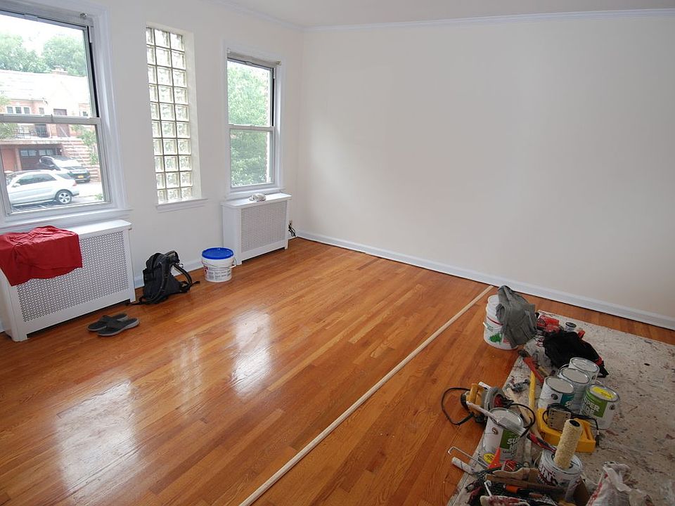 1st image of 2131 47th St #2F