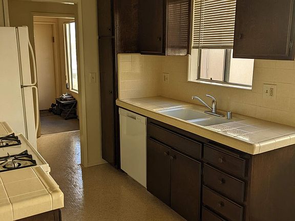 4th image of 1512 S Centinela Ave APT 7