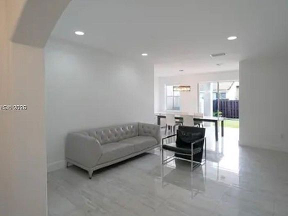 5th image of 11022 NW 48th Ln