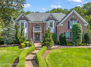11 Livingston Ct, Marlboro, NJ 07746