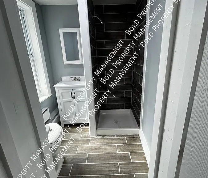 919 Buttonwood St #2F — Photo 3