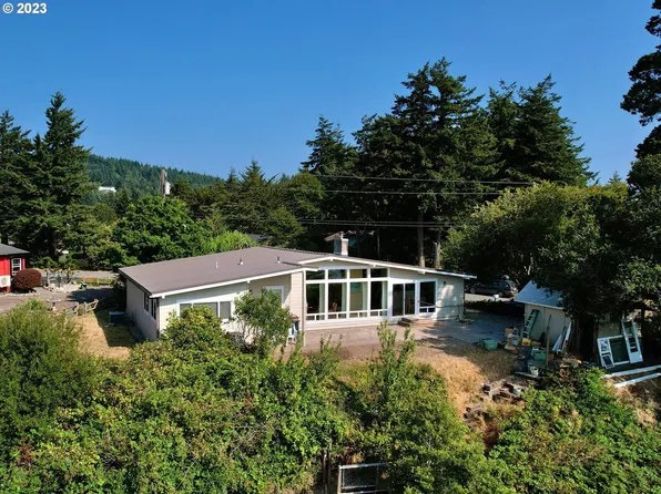 654 Madrona Ave, Port Orford, OR 97465