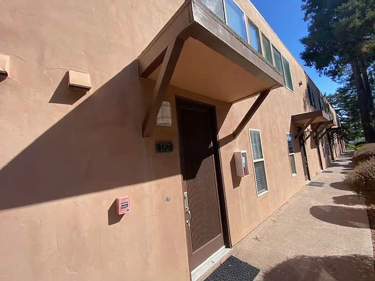 172 Mar Vista Dr — Photo 2