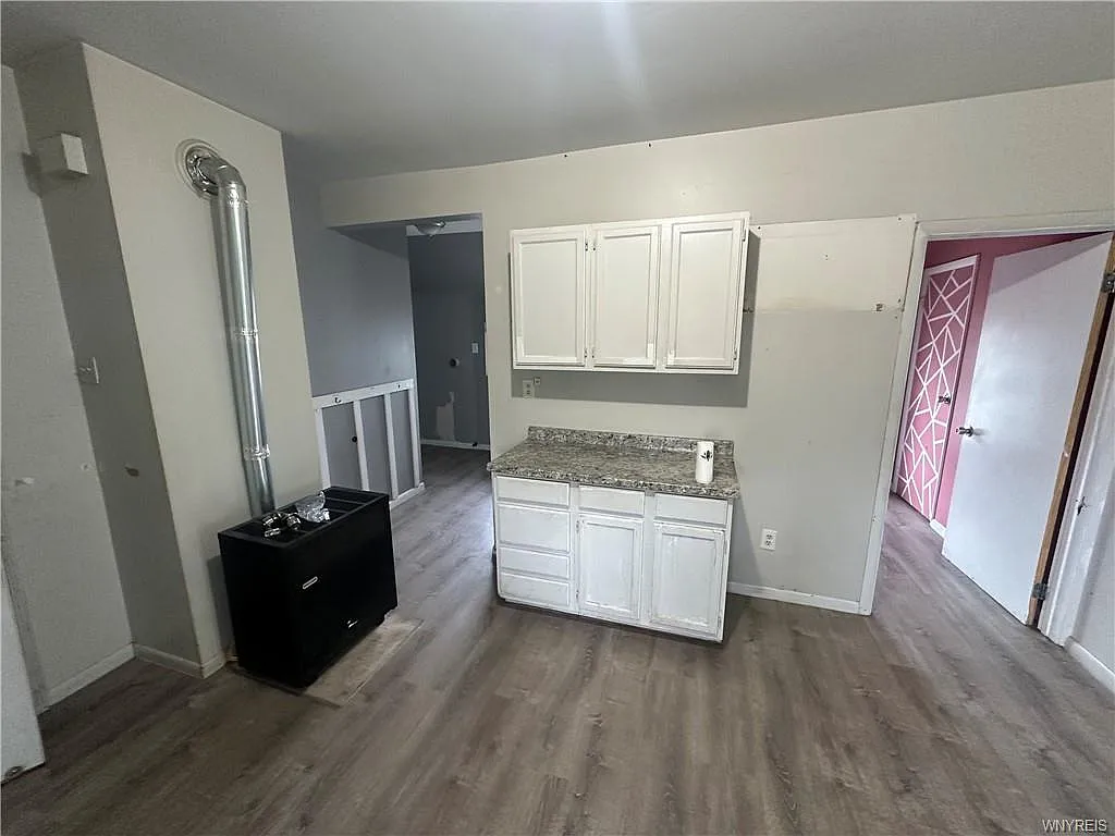 2 bed, 1000 sqft, $1,200 — Photo 2