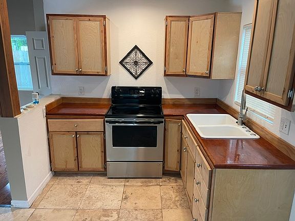 5th image of 2132 Roselawn St #2132