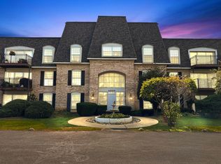 5000 Carriageway Dr APT 310, Rolling Meadows, IL 60008
