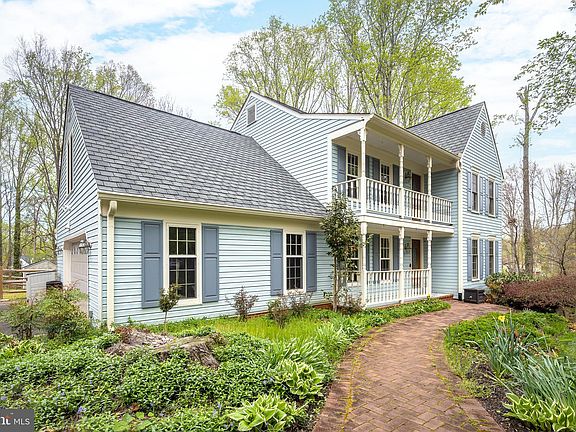 3rd image of 6476 Loudoun Ct