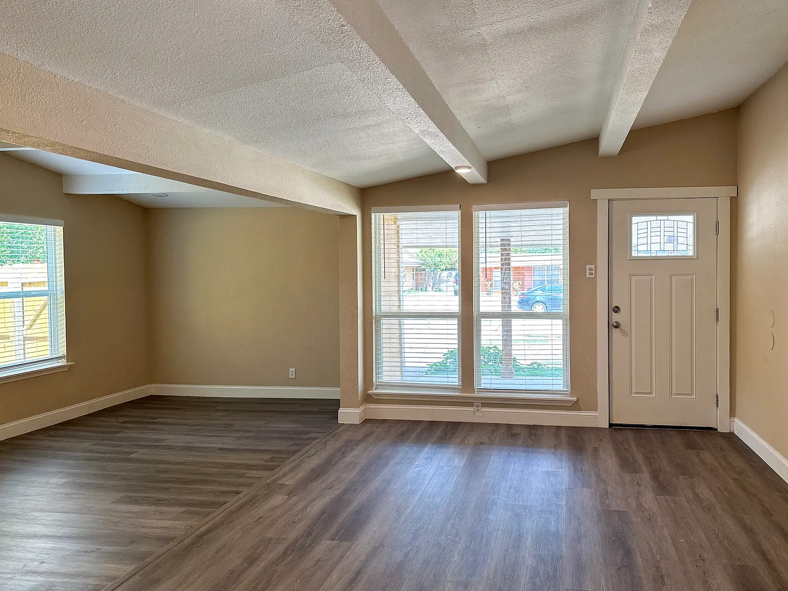 4 bed, $2,600 — Photo 3
