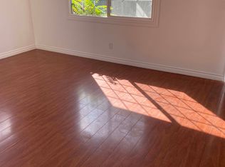 11614 Hamlin St #B, North Hollywood, CA 91606