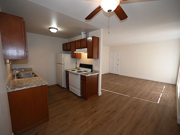 4th image of 2146 Sunset Cliffs Blvd APT 4