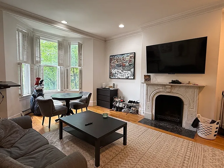 449 Beacon St #6 — Photo 6