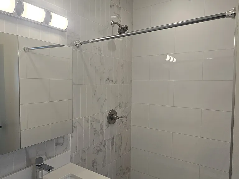 1649 La Salle Ave #1649 — Photo 14