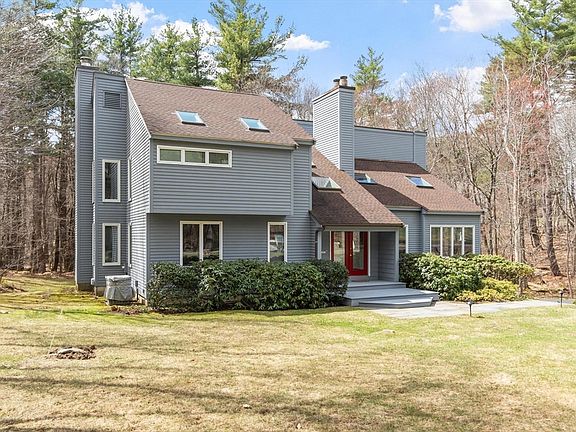 2nd image of 781 Strawberry Hill Rd