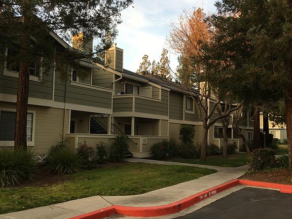 3rd image of 2670 Somerset Park Cir