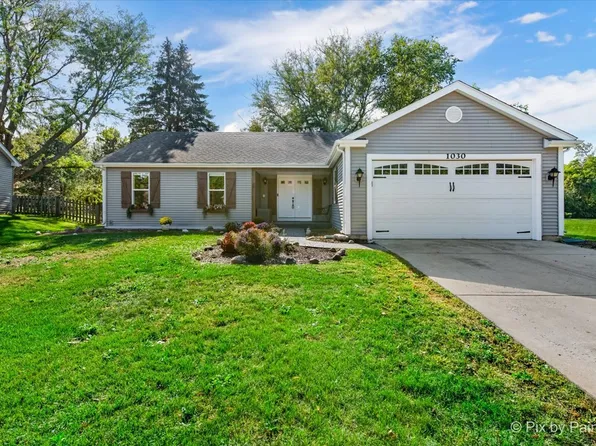 1030 Woodbridge Dr, Cary, IL 60013