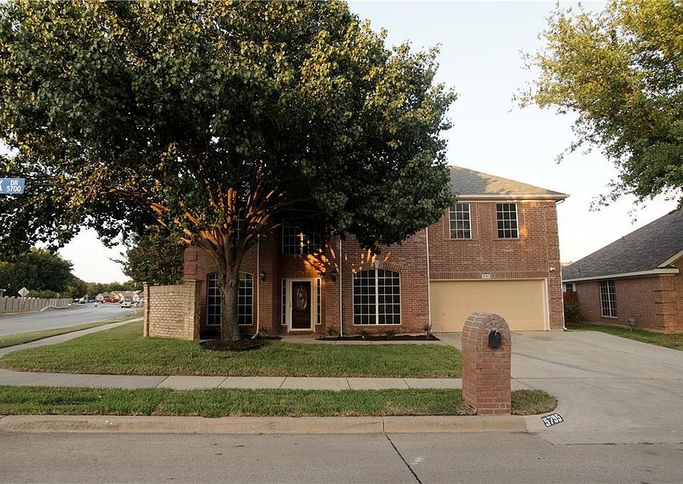1st image of 5795 Fall Creek Dr