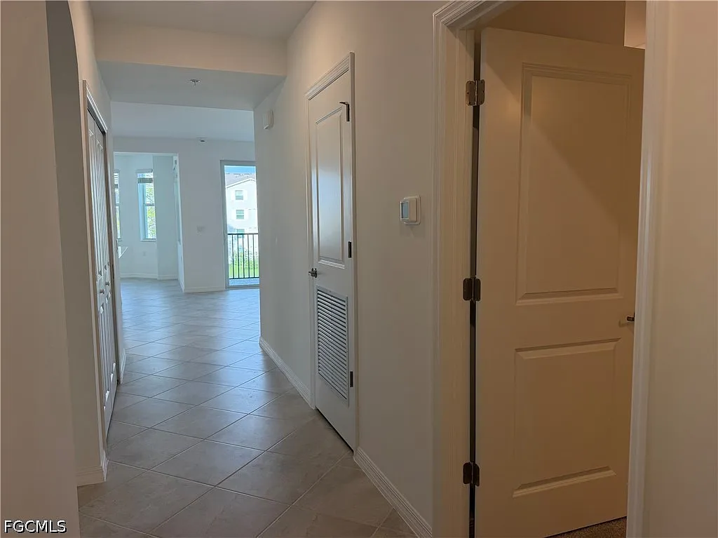 2 bed, 2.0 bath, 1154 sqft, $1,700 — Photo 2